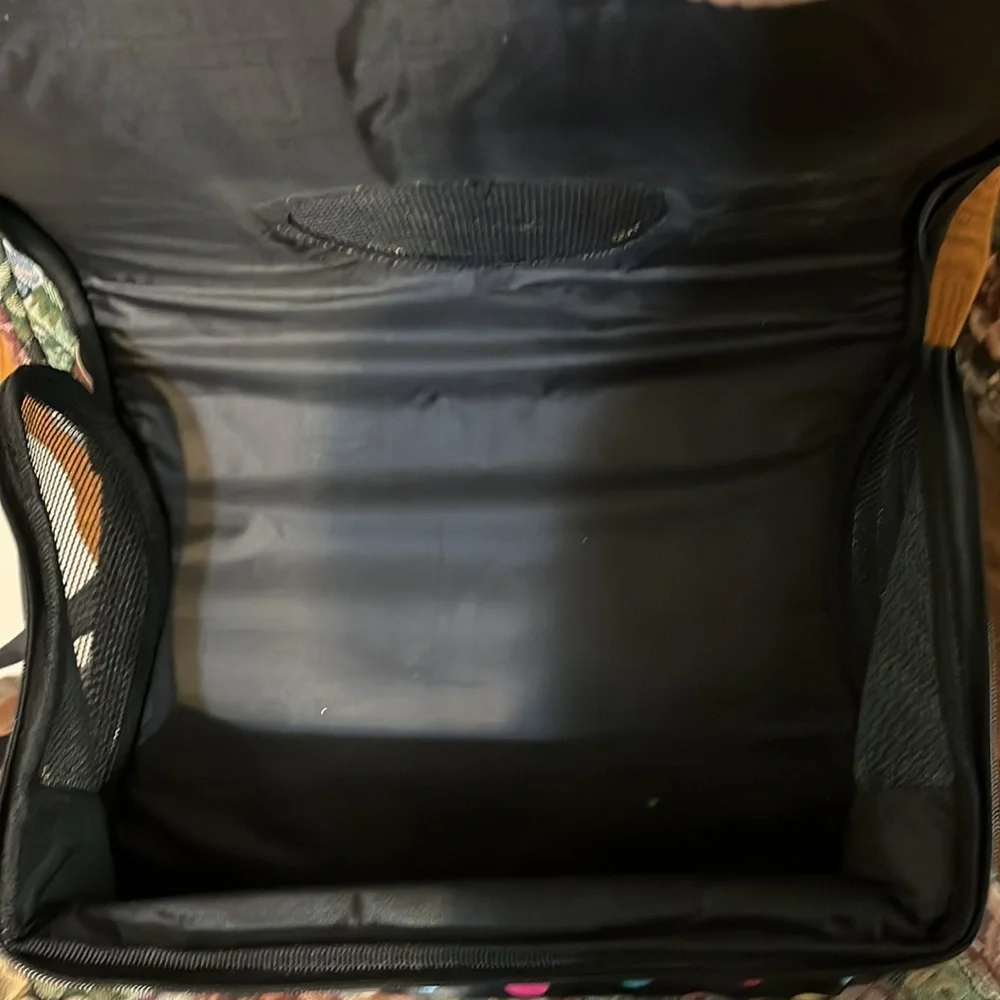 Polka dot pet carrier